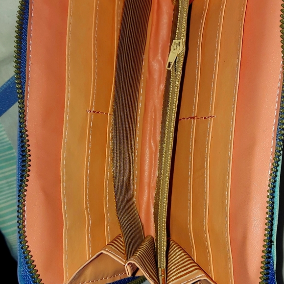 Purses - Picture 8 of 11